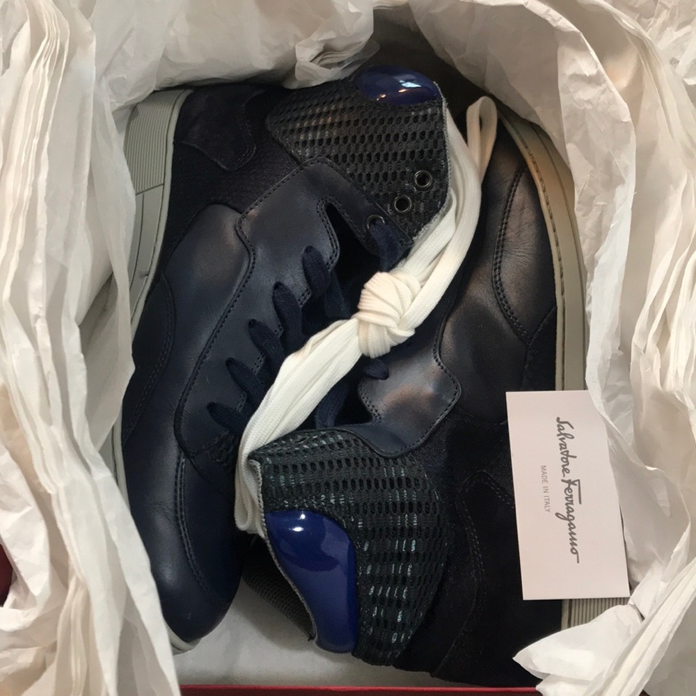 Salvatore Ferragamo size 9D “ROBERT” Blue Marin